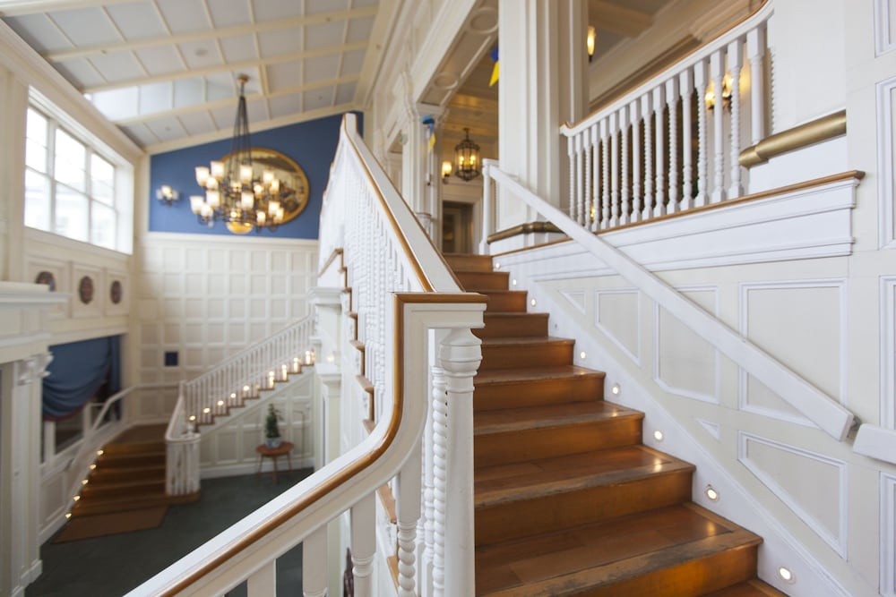 Disney Newport Bay Club — Hotel building in Disneyland Paris, Ile-de-France