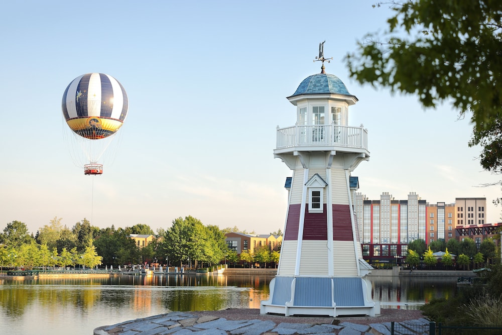 Disney Newport Bay Club — Attractions in the area in Disneyland Paris, Ile-de-France