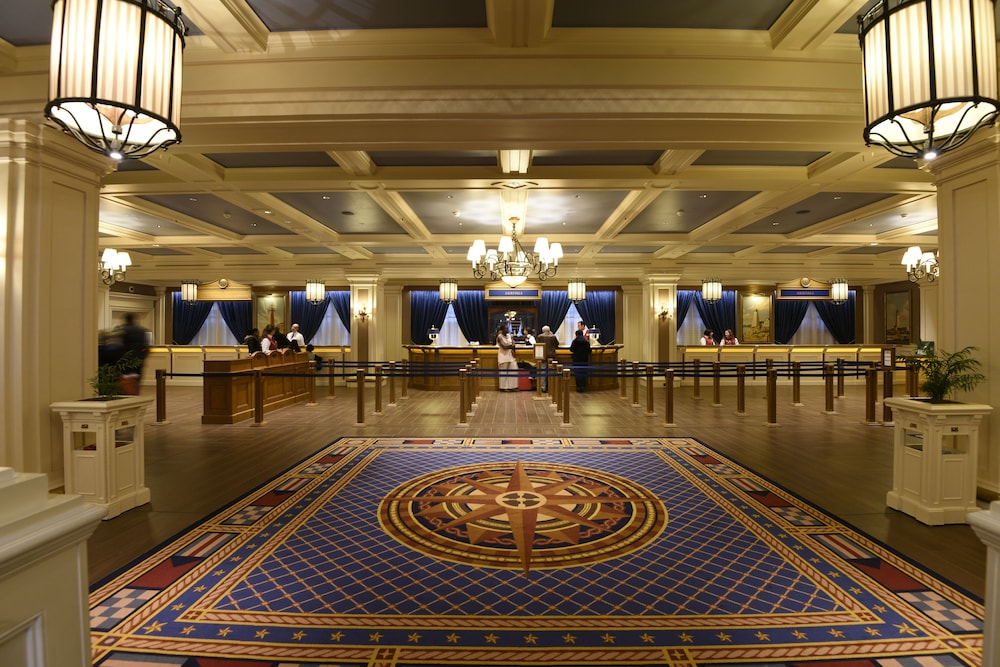 Disney Newport Bay Club — Hotel building in Disneyland Paris, Ile-de-France