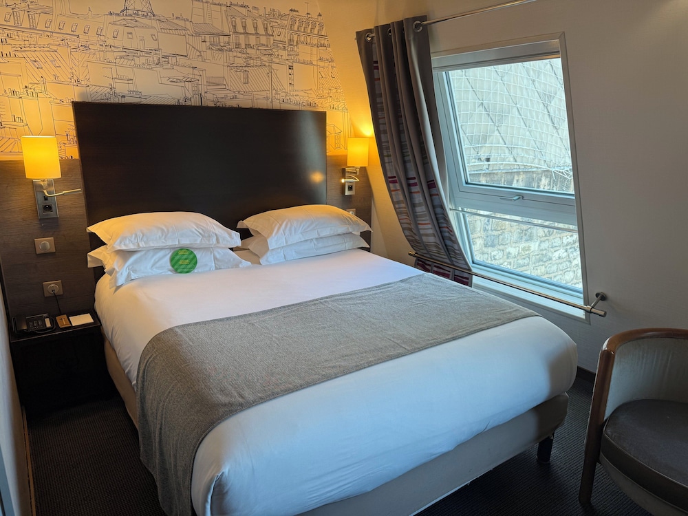Holiday Inn Paris - Montmartre by IHG — Hotel rooms in Paris, Ile-de-France