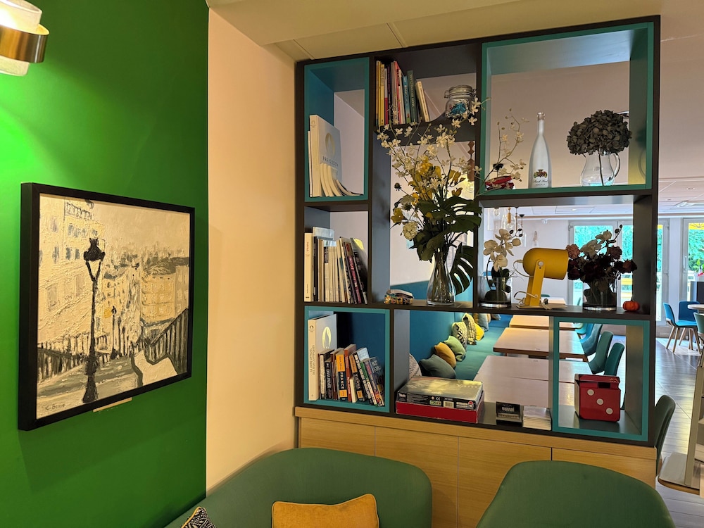 Holiday Inn Paris - Montmartre by IHG — Restaurant & bars in Paris, Ile-de-France