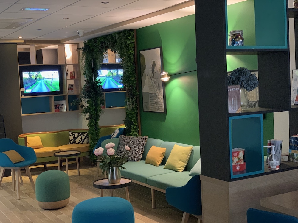 Holiday Inn Paris - Montmartre by IHG — Restaurant & bars in Paris, Ile-de-France