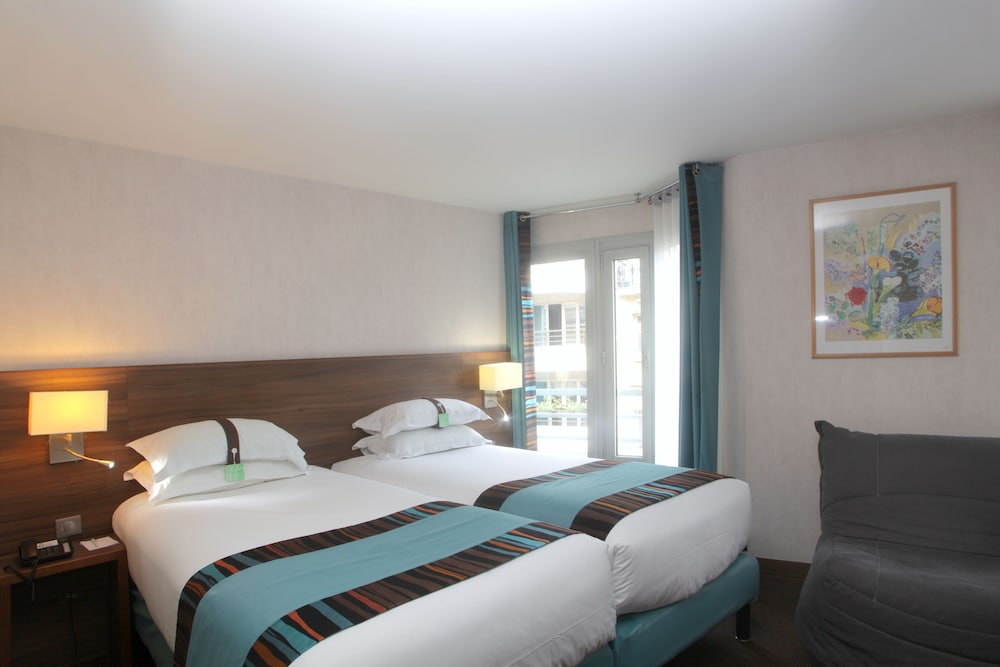 Holiday Inn Paris - Montmartre by IHG — Hotel rooms in Paris, Ile-de-France