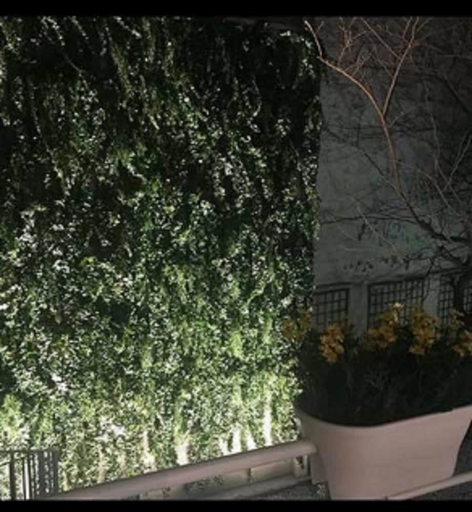 Holiday Inn Paris - Montmartre by IHG — Hotel building in Paris, Ile-de-France