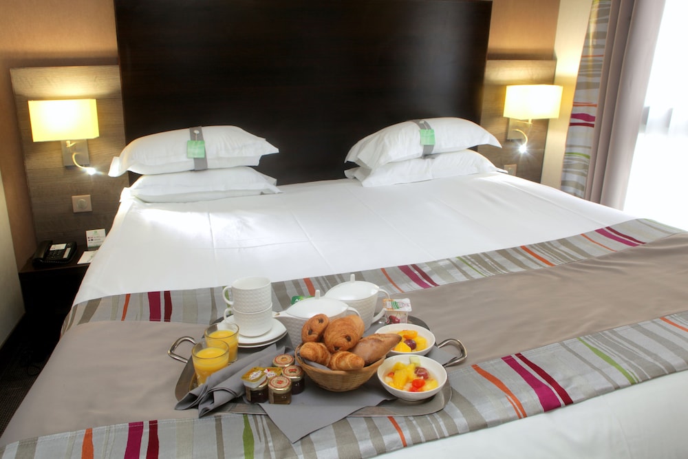 Holiday Inn Paris - Montmartre by IHG — Hotel rooms in Paris, Ile-de-France