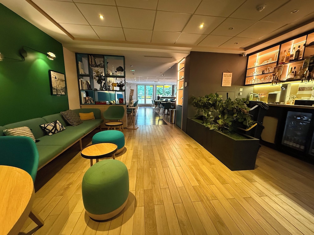 Holiday Inn Paris - Montmartre by IHG — Restaurant & bars in Paris, Ile-de-France