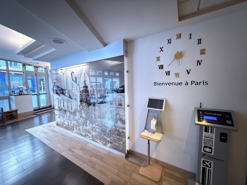 Holiday Inn Paris - Montmartre by IHG — Hotel building in Paris, Ile-de-France