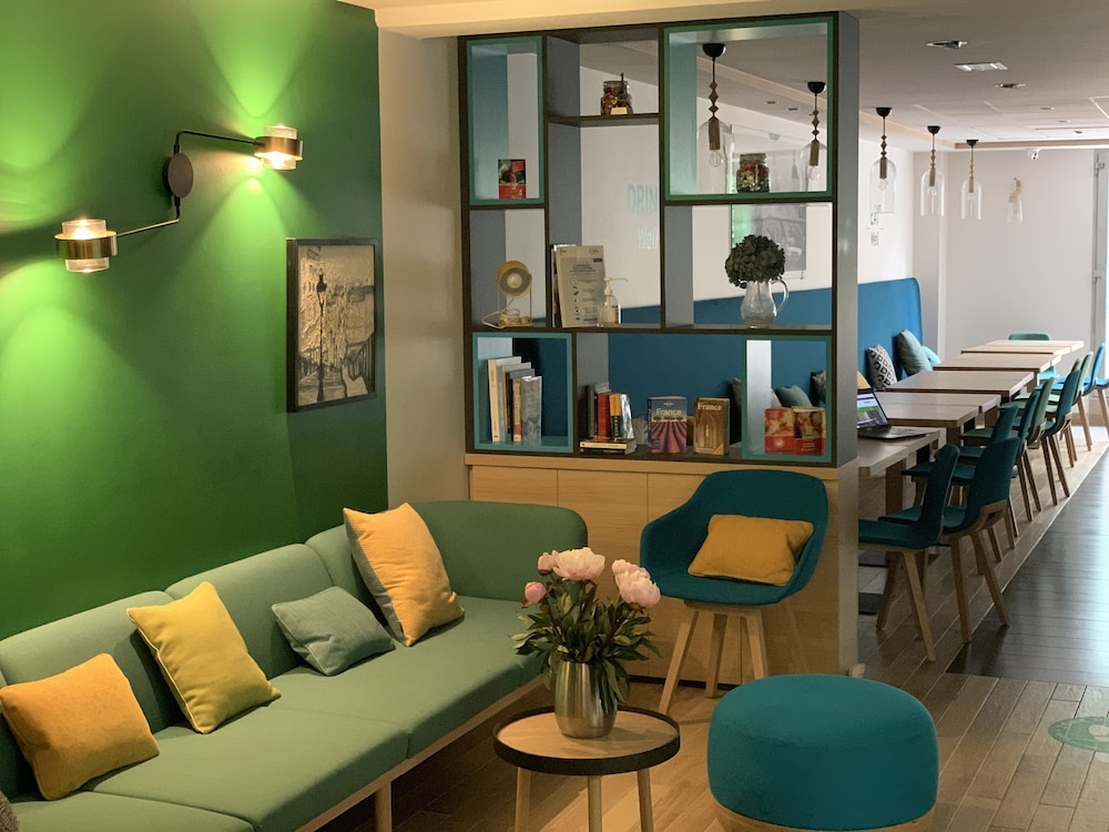 Holiday Inn Paris - Montmartre by IHG — Restaurant & bars in Paris, Ile-de-France