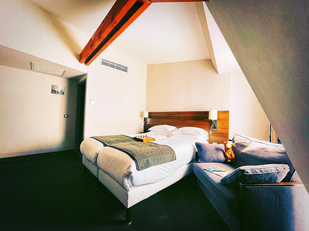 Holiday Inn Paris - Montmartre by IHG — Hotel rooms in Paris, Ile-de-France