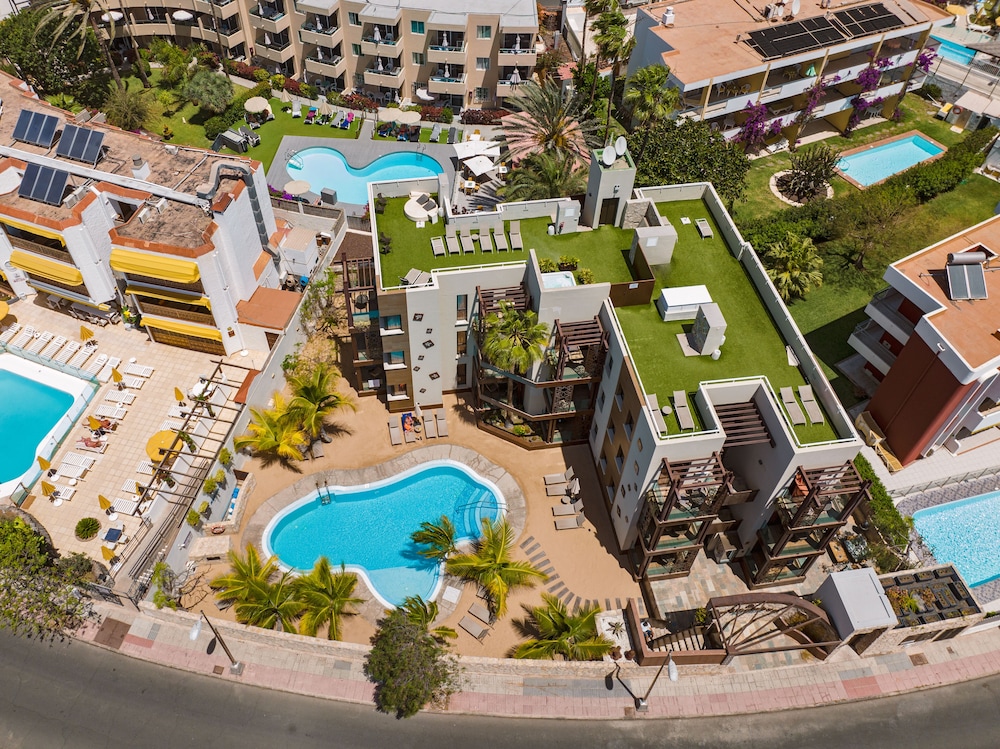 Alhambra Boutique — Swimming pool in Playa del Ingles, Canary Islands