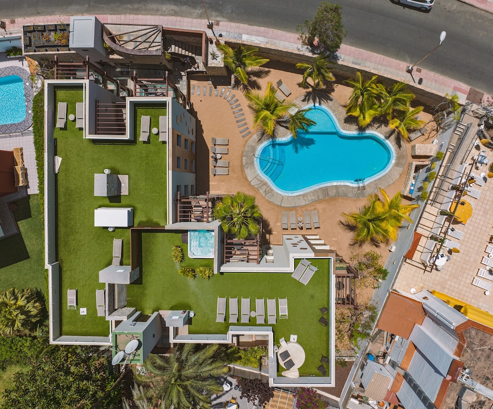 Alhambra Boutique — Swimming pool in Playa del Ingles, Canary Islands