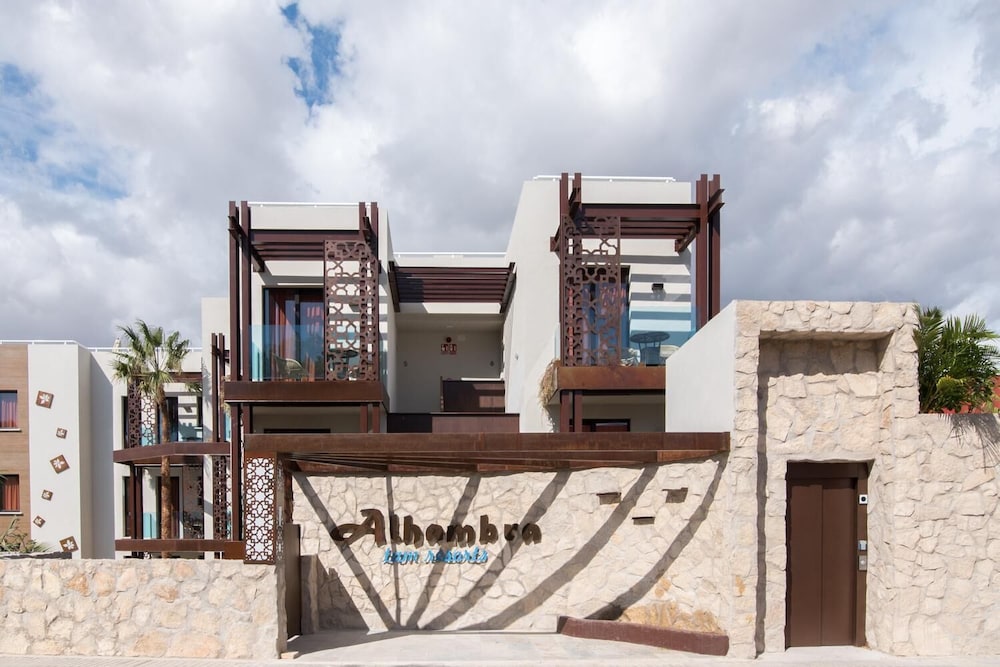 Alhambra Boutique — Hotel building in Playa del Ingles, Canary Islands