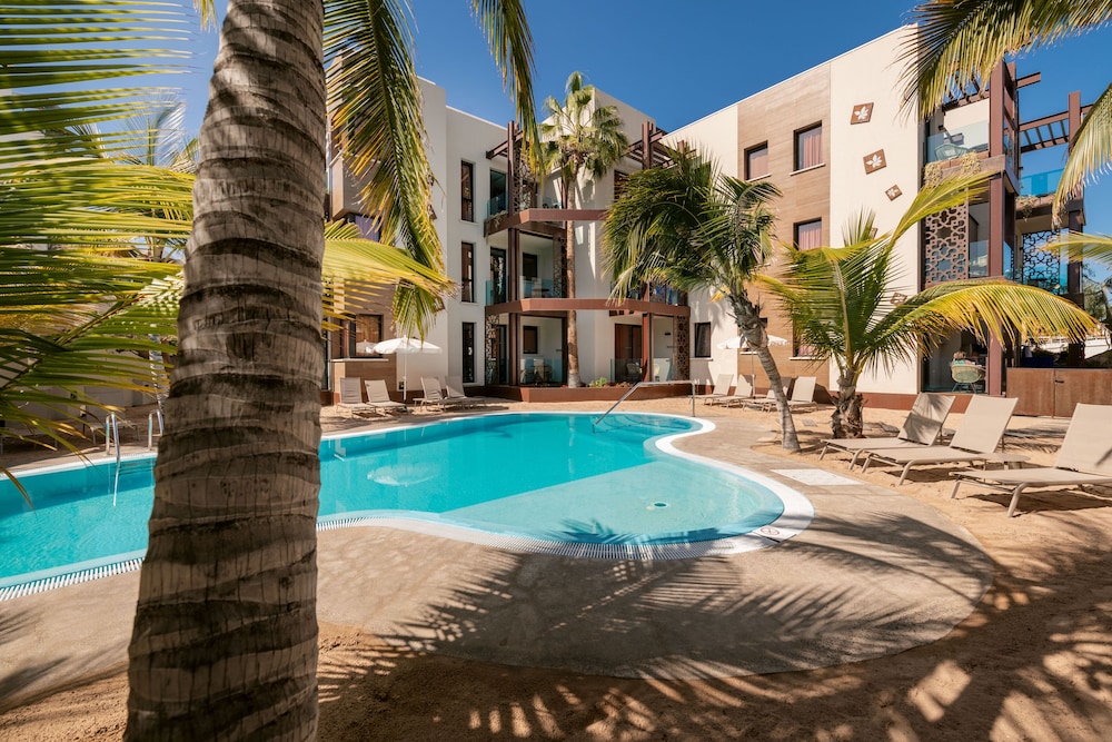 Alhambra Boutique — Swimming pool in Playa del Ingles, Canary Islands