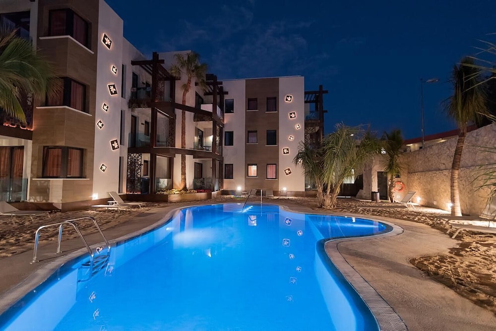 Alhambra Boutique — Swimming pool in Playa del Ingles, Canary Islands