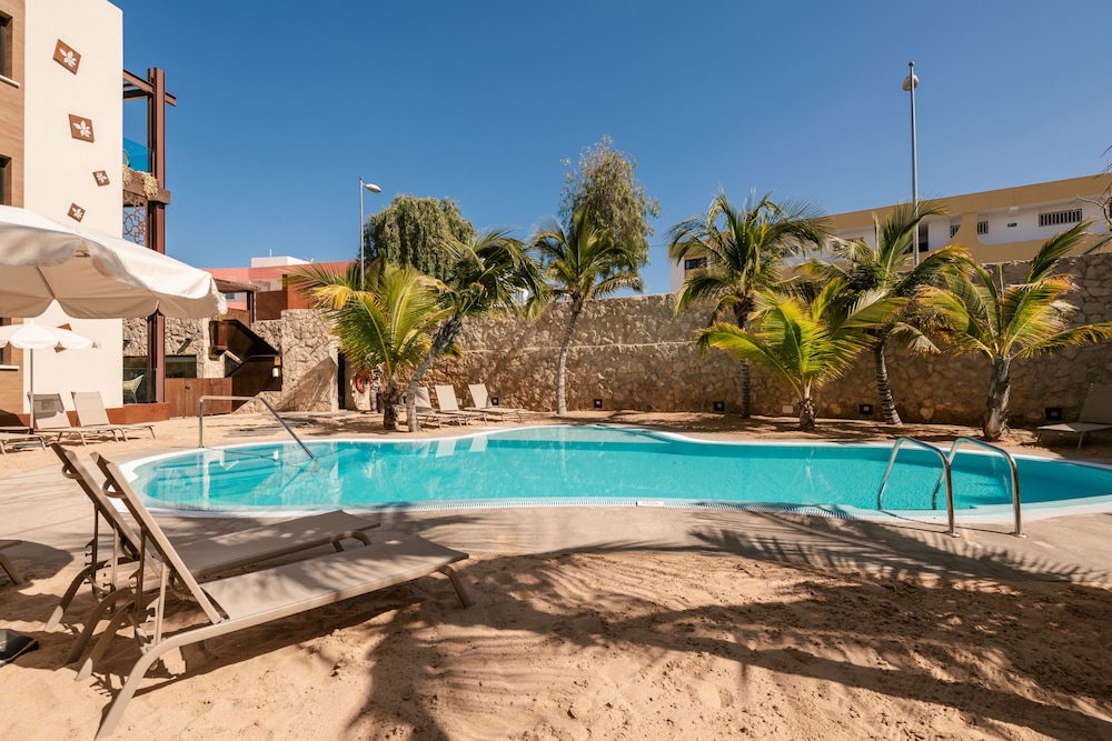 Alhambra Boutique — Swimming pool in Playa del Ingles, Canary Islands