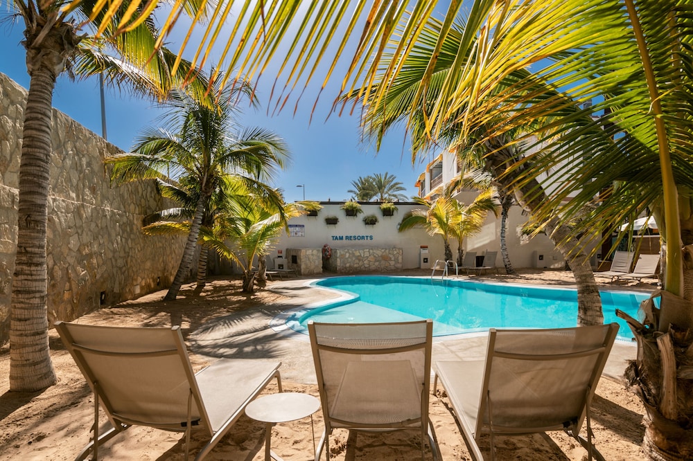 Alhambra Boutique — Swimming pool in Playa del Ingles, Canary Islands