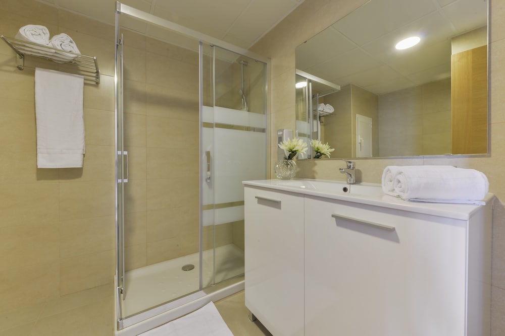 Hotel Amazonas — Hotel rooms in Playa de Palma, Balearic Islands
