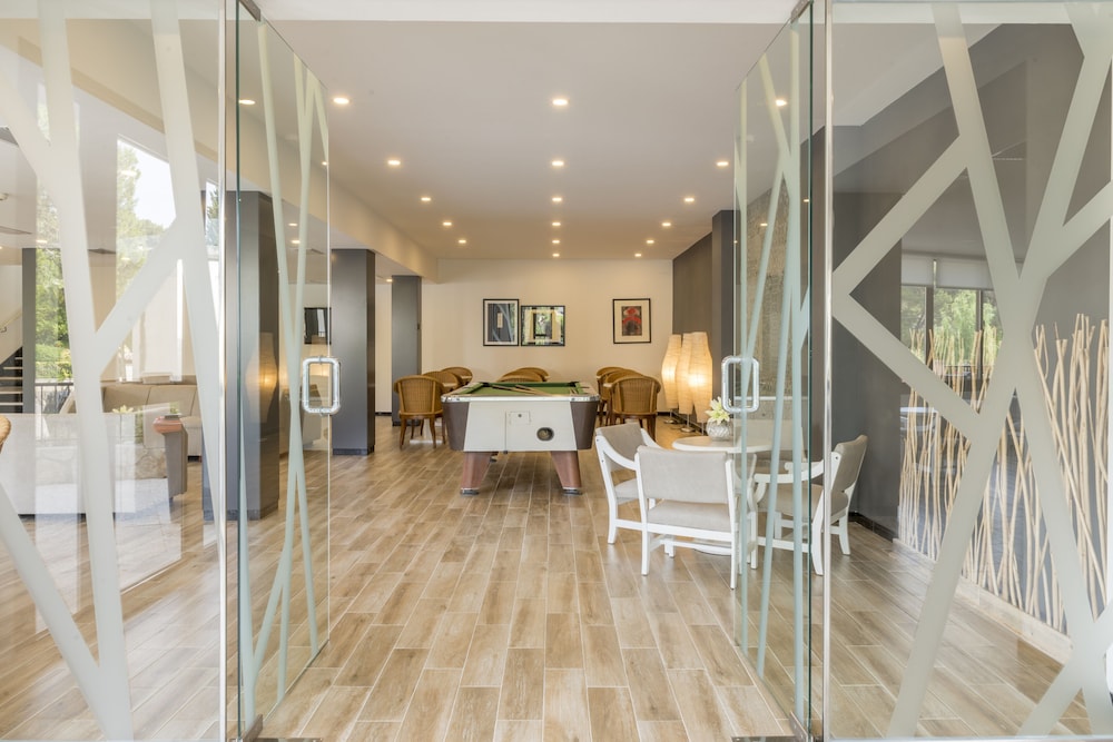 Hotel Amazonas — Hotel rooms in Playa de Palma, Balearic Islands