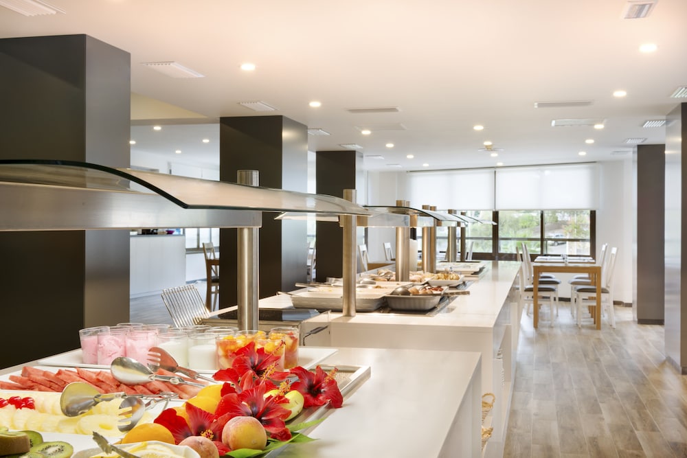 Hotel Amazonas — Restaurant & bars in Playa de Palma, Balearic Islands