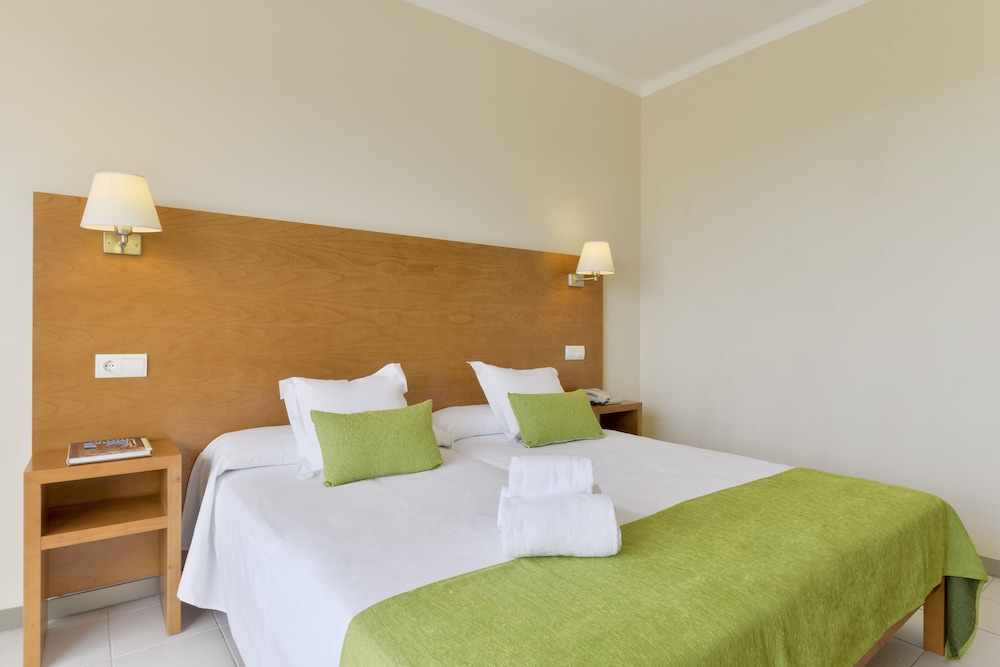 Hotel Amazonas — Hotel rooms in Playa de Palma, Balearic Islands