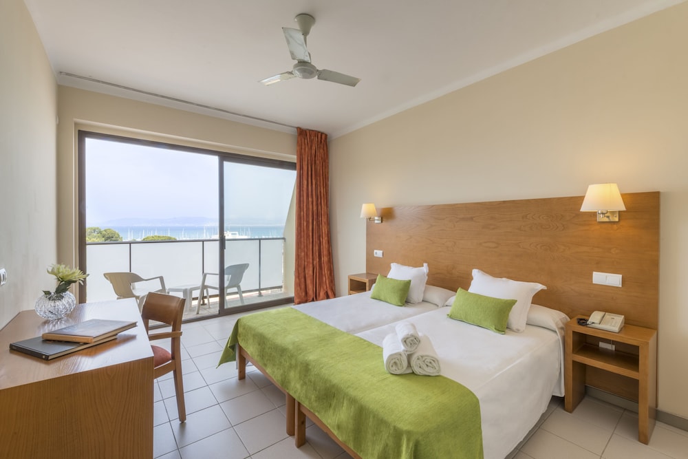 Hotel Amazonas — Hotel rooms in Playa de Palma, Balearic Islands