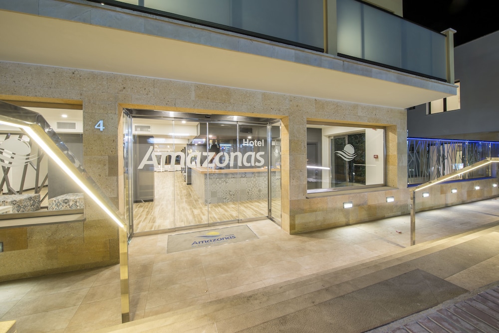 Hotel Amazonas — Hotel building in Playa de Palma, Balearic Islands