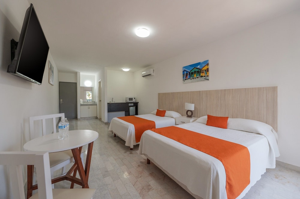 Hotel Imperial Laguna Faranda — Hotel rooms in Cancun, Quintana Roo