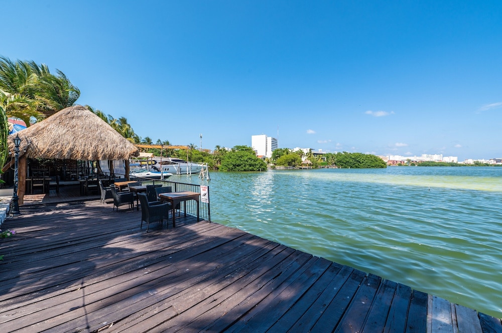 Hotel Imperial Laguna Faranda — Restaurant & bars in Cancun, Quintana Roo