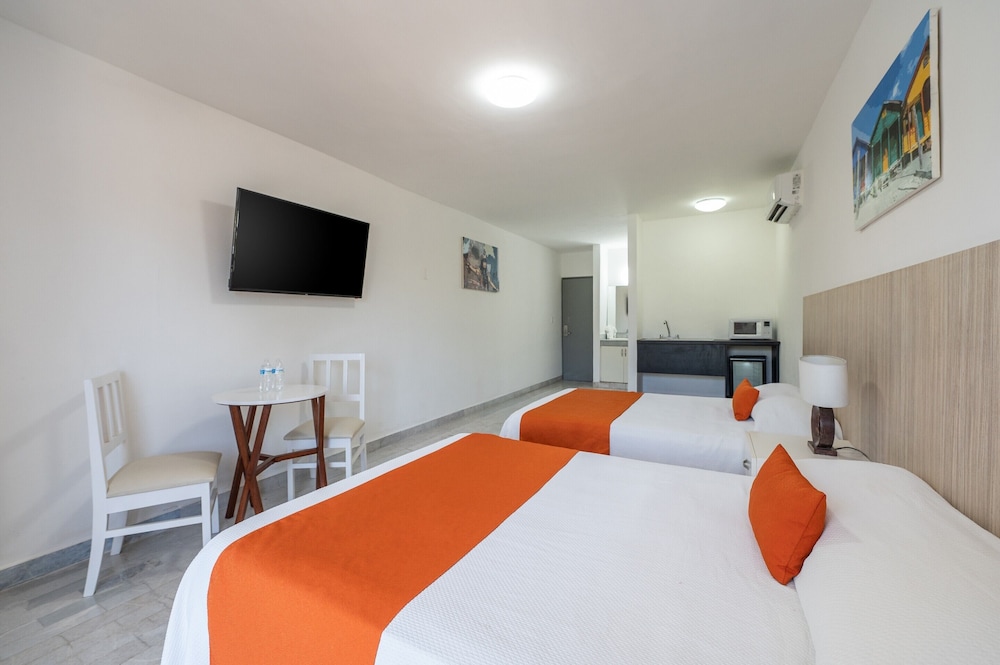 Hotel Imperial Laguna Faranda — Hotel rooms in Cancun, Quintana Roo