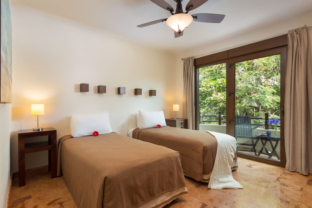 El Taj Oceanfront & Beachside Condo Hotel — Hotel rooms in Playa del Carmen, Quintana Roo