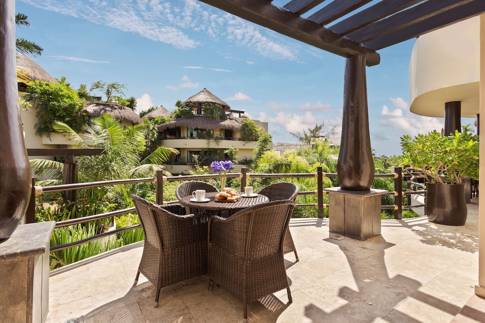 El Taj Oceanfront & Beachside Condo Hotel — Hotel rooms in Playa del Carmen, Quintana Roo