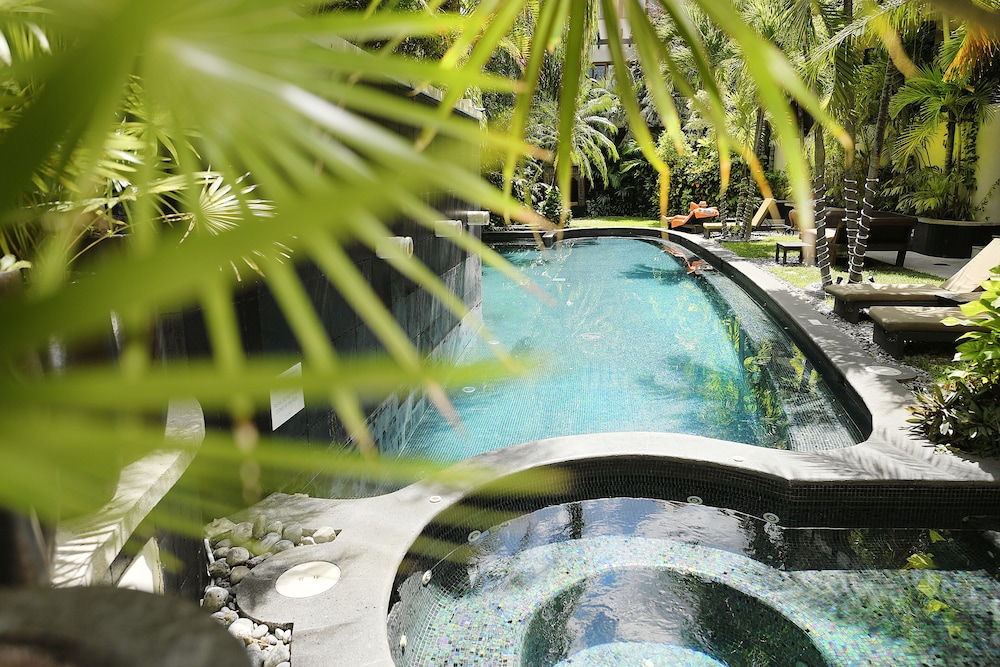 El Taj Oceanfront & Beachside Condo Hotel — Swimming pool in Playa del Carmen, Quintana Roo