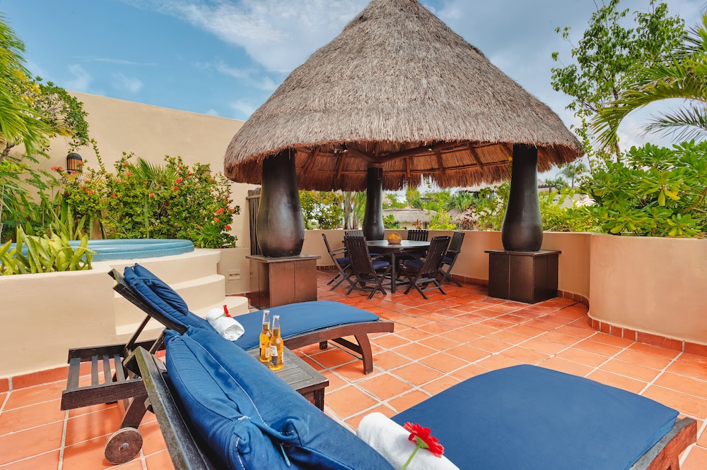 El Taj Oceanfront & Beachside Condo Hotel — Beach in Playa del Carmen, Quintana Roo