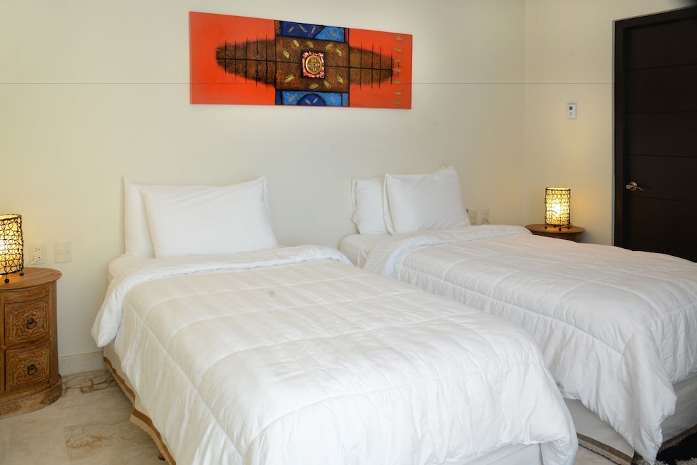El Taj Oceanfront & Beachside Condo Hotel — Hotel rooms in Playa del Carmen, Quintana Roo