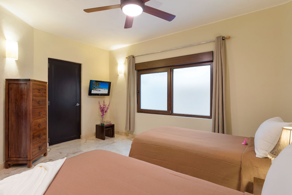 El Taj Oceanfront & Beachside Condo Hotel — Hotel rooms in Playa del Carmen, Quintana Roo