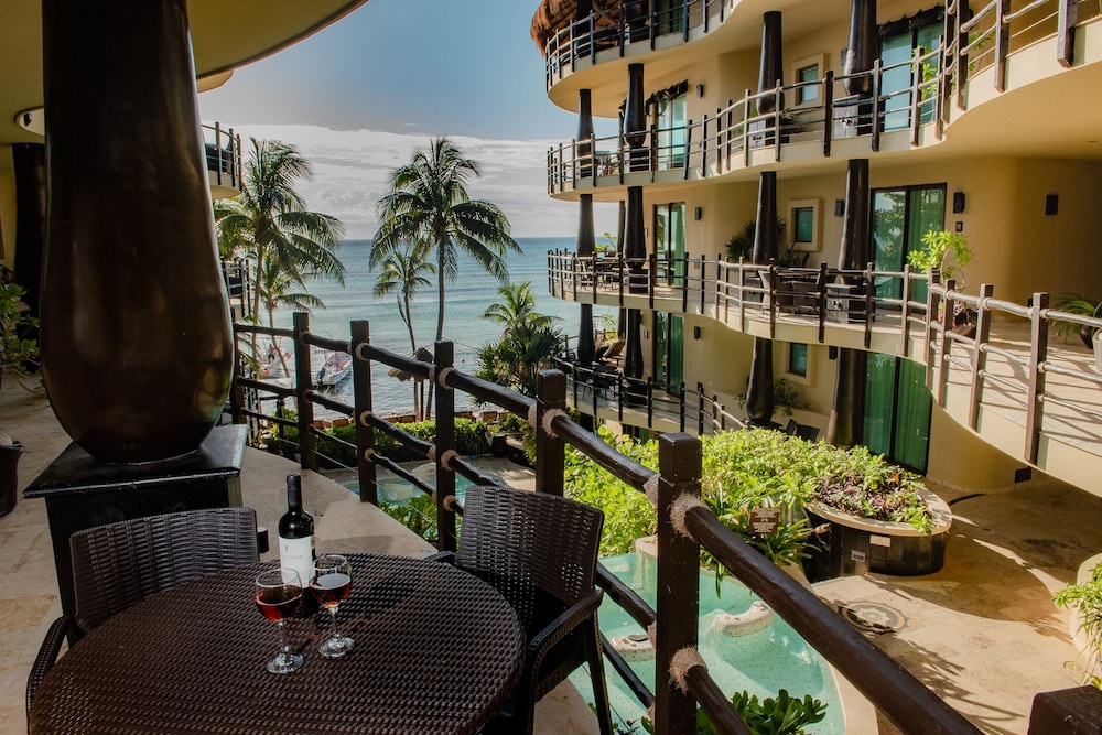 El Taj Oceanfront & Beachside Condo Hotel — Hotel rooms in Playa del Carmen, Quintana Roo