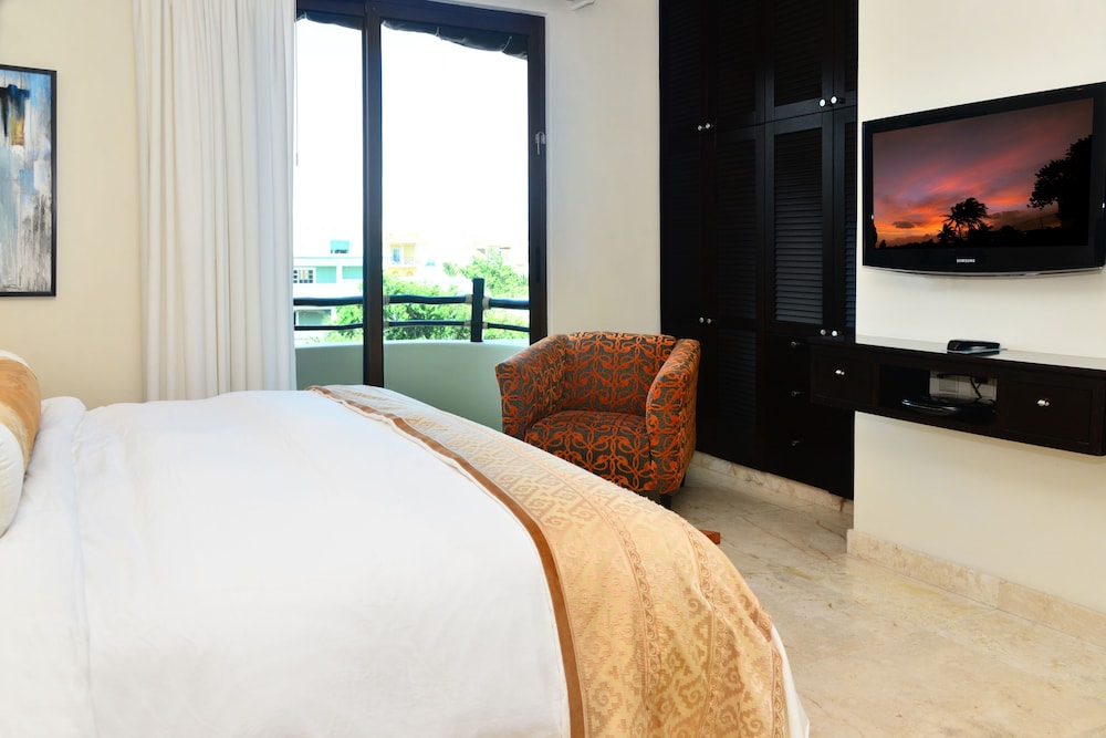 El Taj Oceanfront & Beachside Condo Hotel — Hotel rooms in Playa del Carmen, Quintana Roo