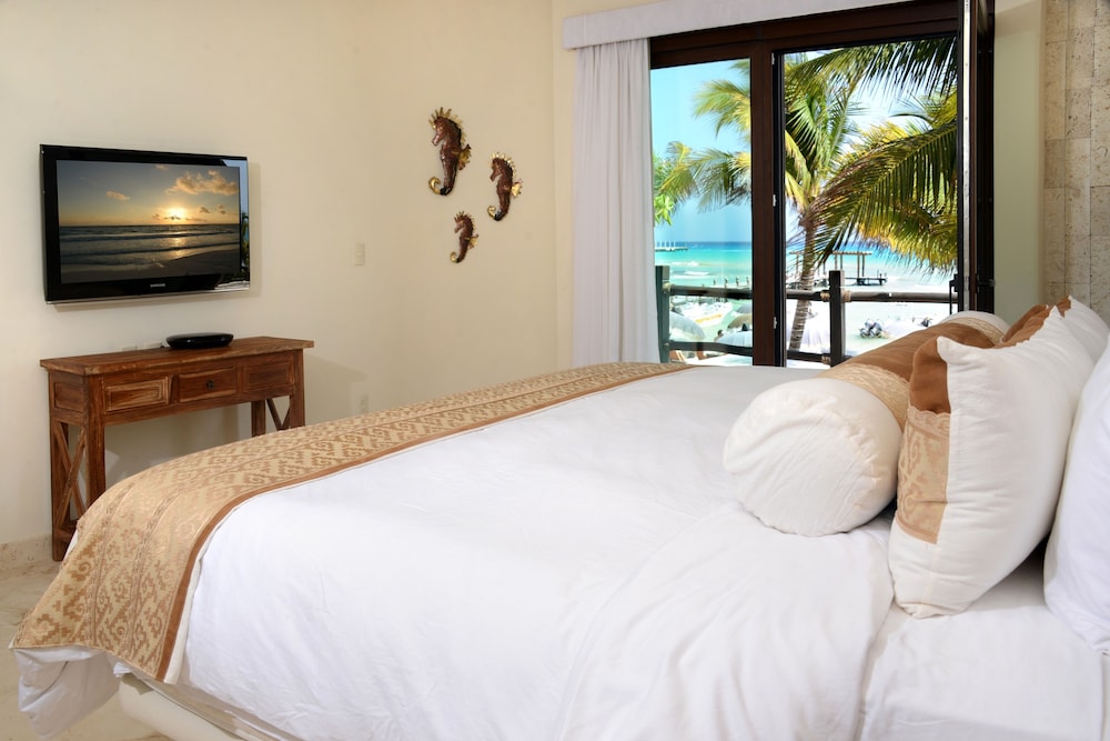El Taj Oceanfront & Beachside Condo Hotel — Hotel rooms in Playa del Carmen, Quintana Roo