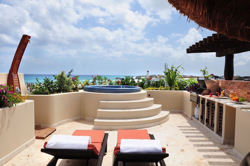 El Taj Oceanfront & Beachside Condo Hotel — Beach in Playa del Carmen, Quintana Roo