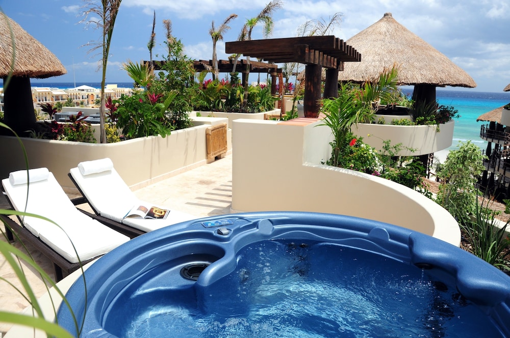El Taj Oceanfront & Beachside Condo Hotel — Spa in Playa del Carmen, Quintana Roo
