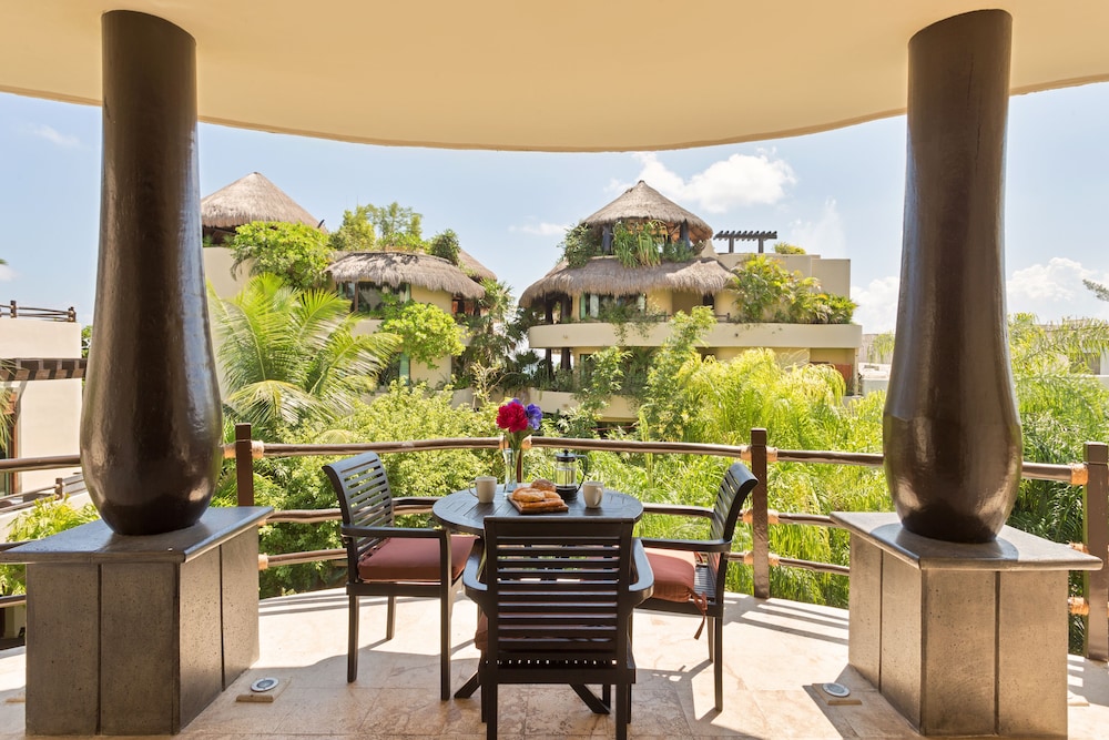 El Taj Oceanfront & Beachside Condo Hotel — Hotel rooms in Playa del Carmen, Quintana Roo