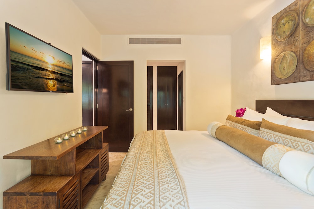 El Taj Oceanfront & Beachside Condo Hotel — Hotel rooms in Playa del Carmen, Quintana Roo