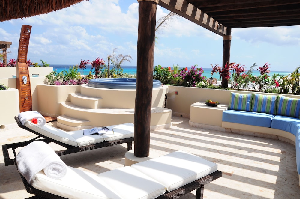 El Taj Oceanfront & Beachside Condo Hotel — Beach in Playa del Carmen, Quintana Roo