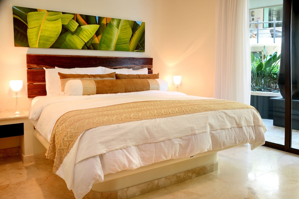 El Taj Oceanfront & Beachside Condo Hotel — Hotel rooms in Playa del Carmen, Quintana Roo