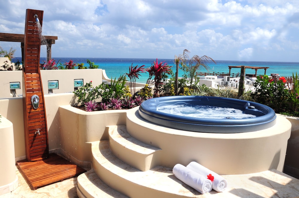 El Taj Oceanfront & Beachside Condo Hotel — Spa in Playa del Carmen, Quintana Roo