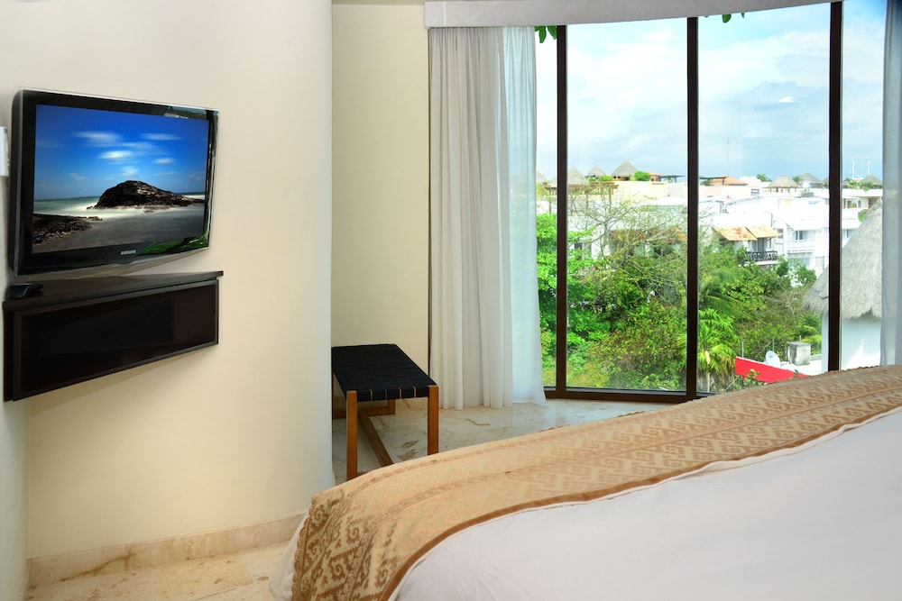 El Taj Oceanfront & Beachside Condo Hotel — Hotel rooms in Playa del Carmen, Quintana Roo
