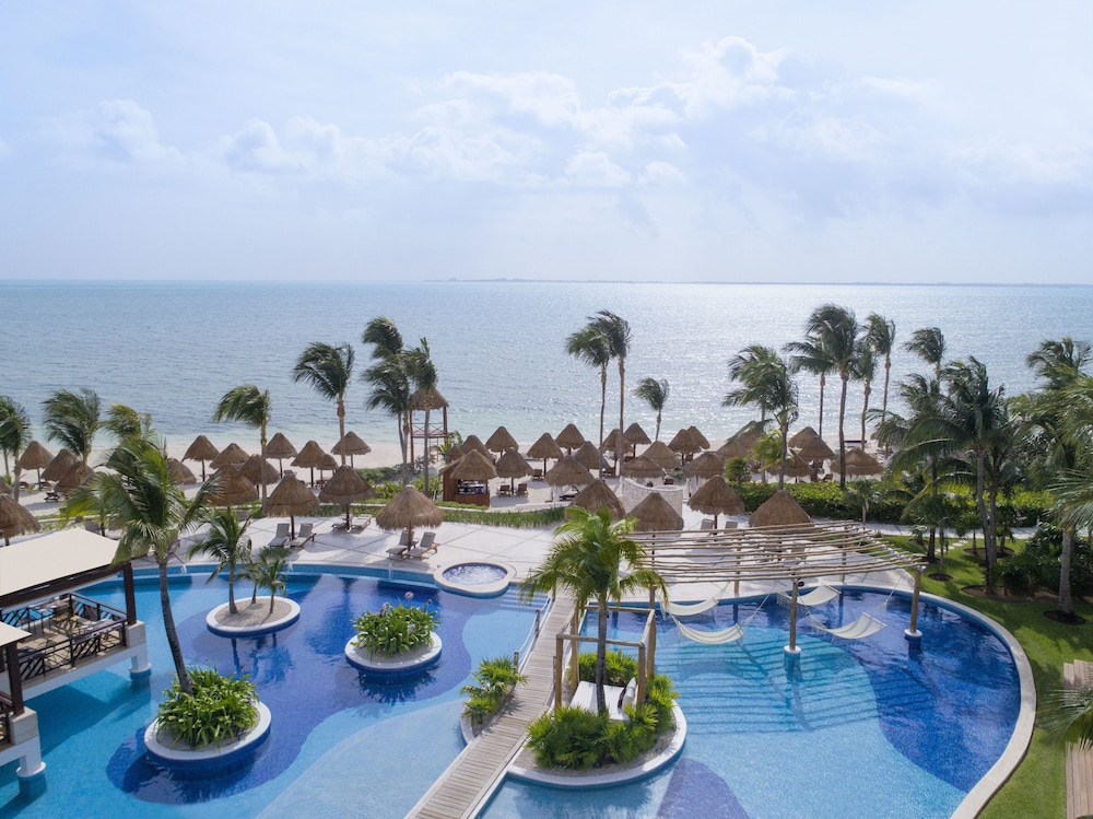 Excellence Playa Mujeres - Adults Only All Inclusive — Swimming pool in Playa Mujeres, Quintana Roo