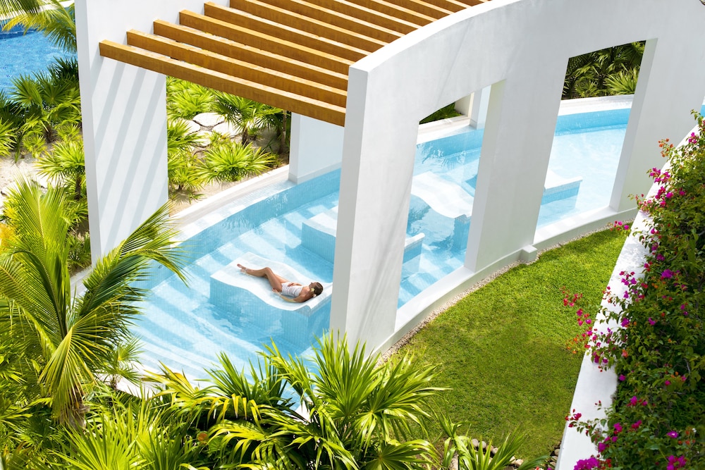 Excellence Playa Mujeres - Adults Only All Inclusive — Swimming pool in Playa Mujeres, Quintana Roo
