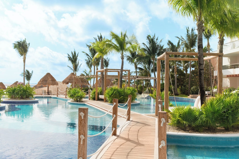 Excellence Playa Mujeres - Adults Only All Inclusive — Swimming pool in Playa Mujeres, Quintana Roo