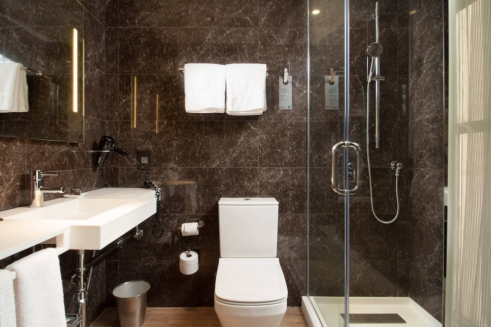 AC Hotel by Marriott New Orleans French Quarter — Hotel rooms in New Orleans, Louisiana
